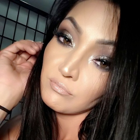 Meet your Posher, Amy M - Picture 2 of 6